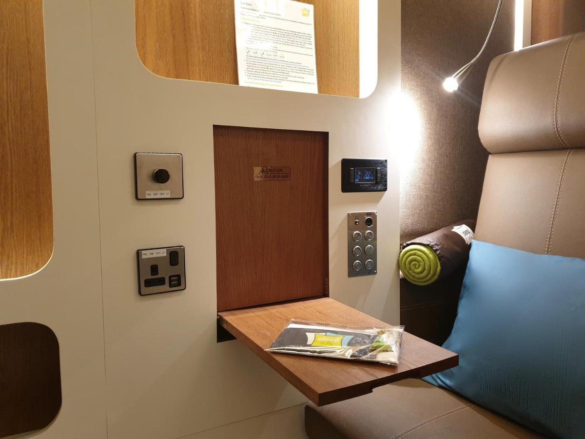 Sleep 'n Fly Sleep Lounge, North Node - Transit Only *